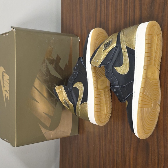 Air Jordan 1 Retro High GS Gold Black Women's 7/Youth 5.5 FD1437 071 New - Picture 6 of 8